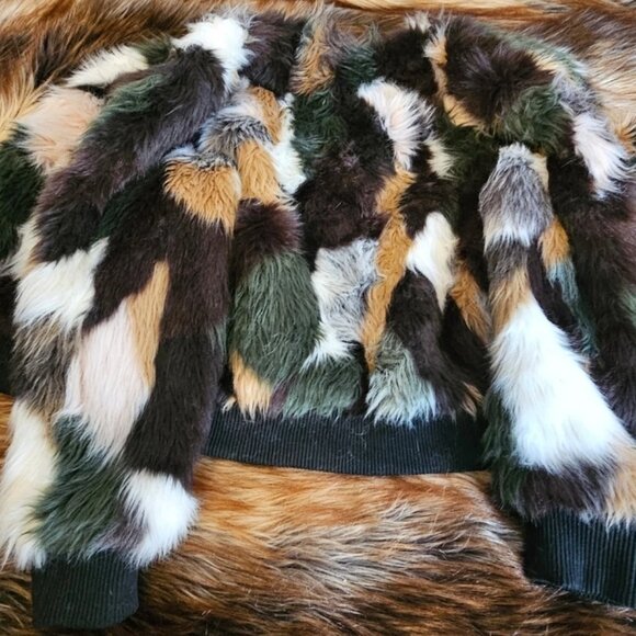 H&M Size 4 Camouflage Patchwork Faux Rabbit Zippered Bomber Jacket - Picture 5 of 7